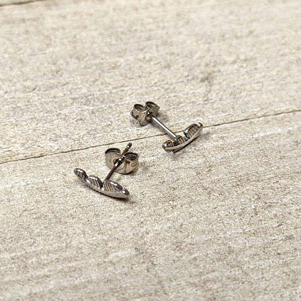 20G ASTM F-136 Implant Grade Titanium Fashion Feathers Stud Earrings