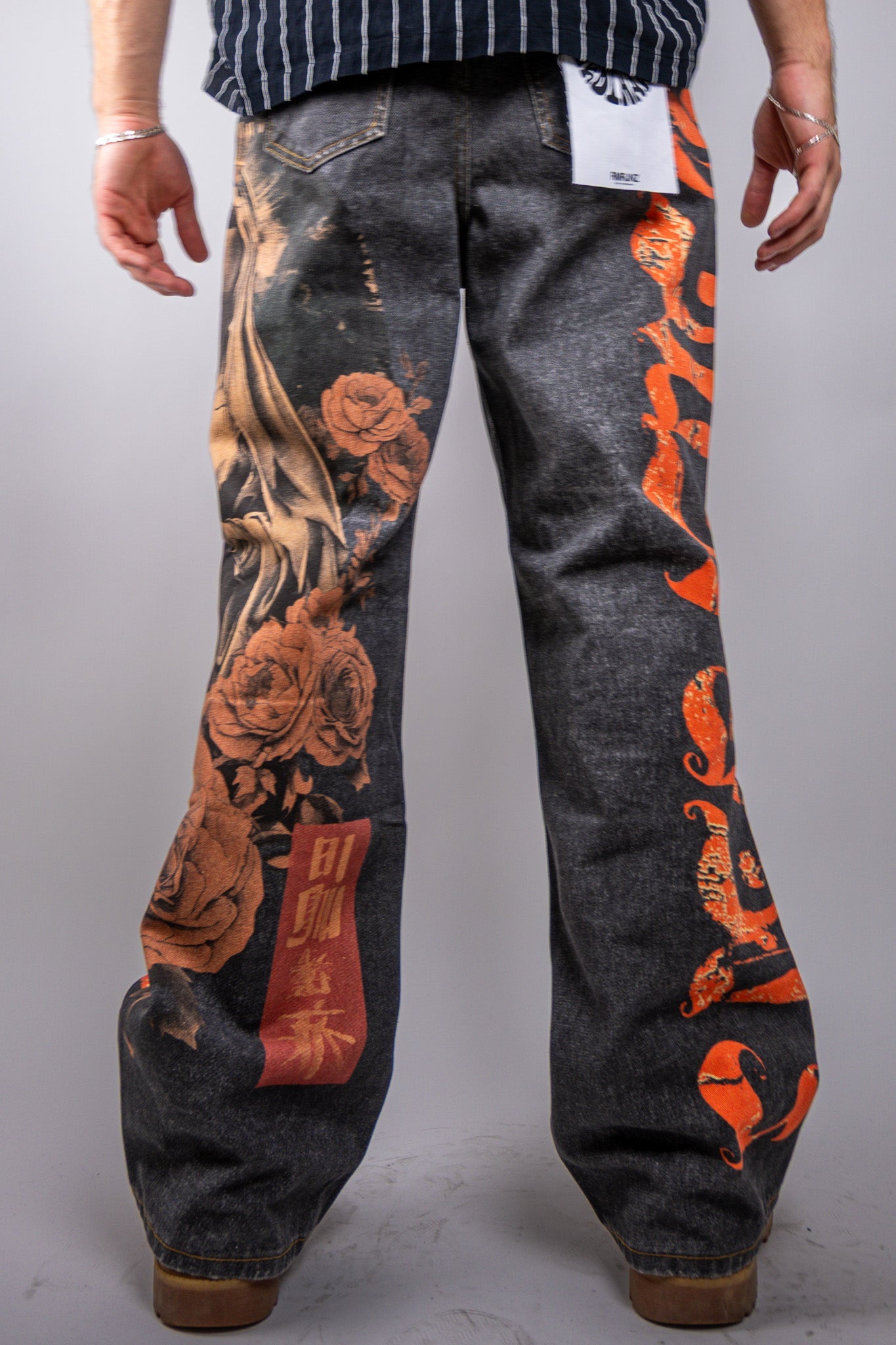 RM201B - Graphic Printed Baggy Jeans