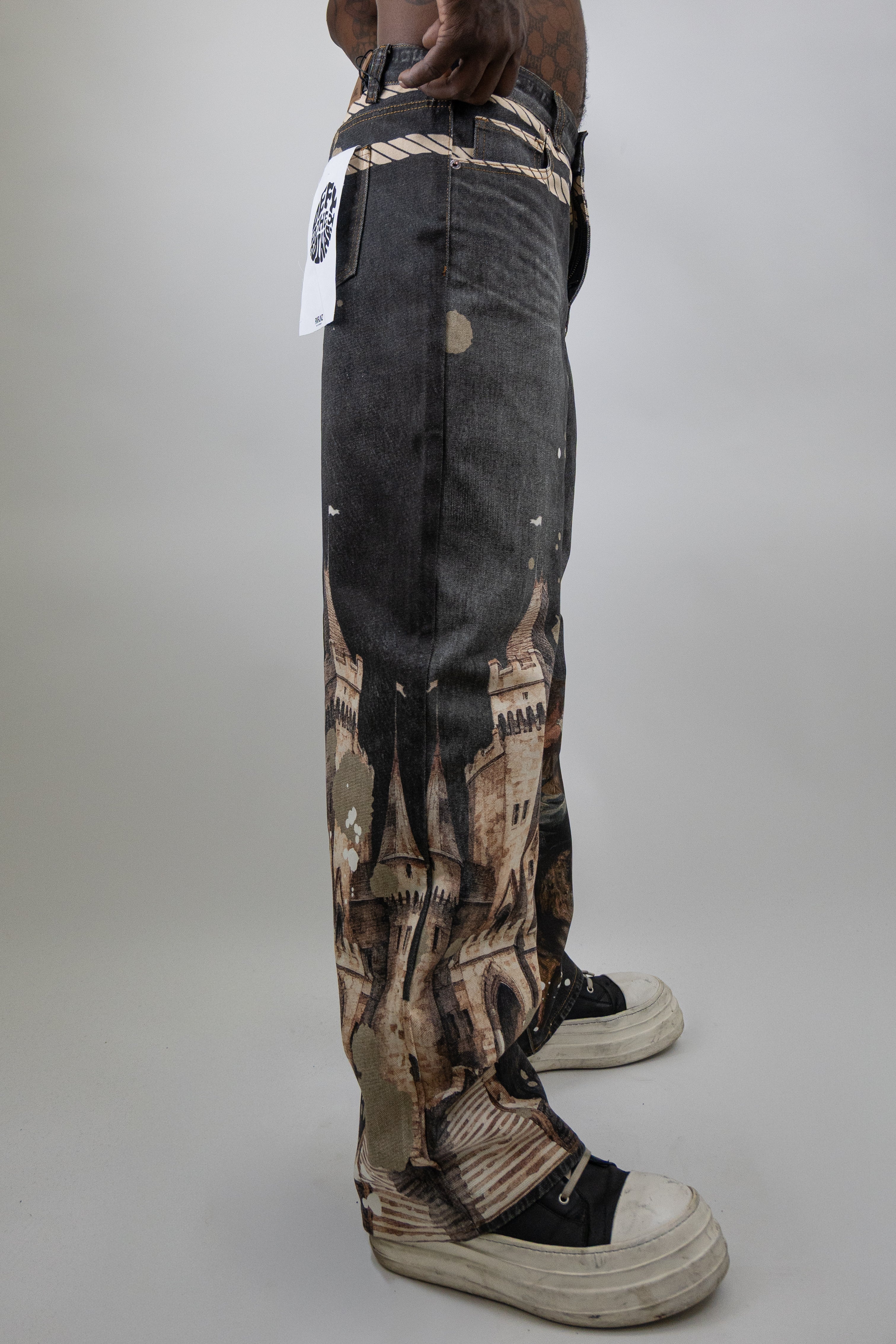 RM203B Castle - Graphic Printed Baggy Jeans