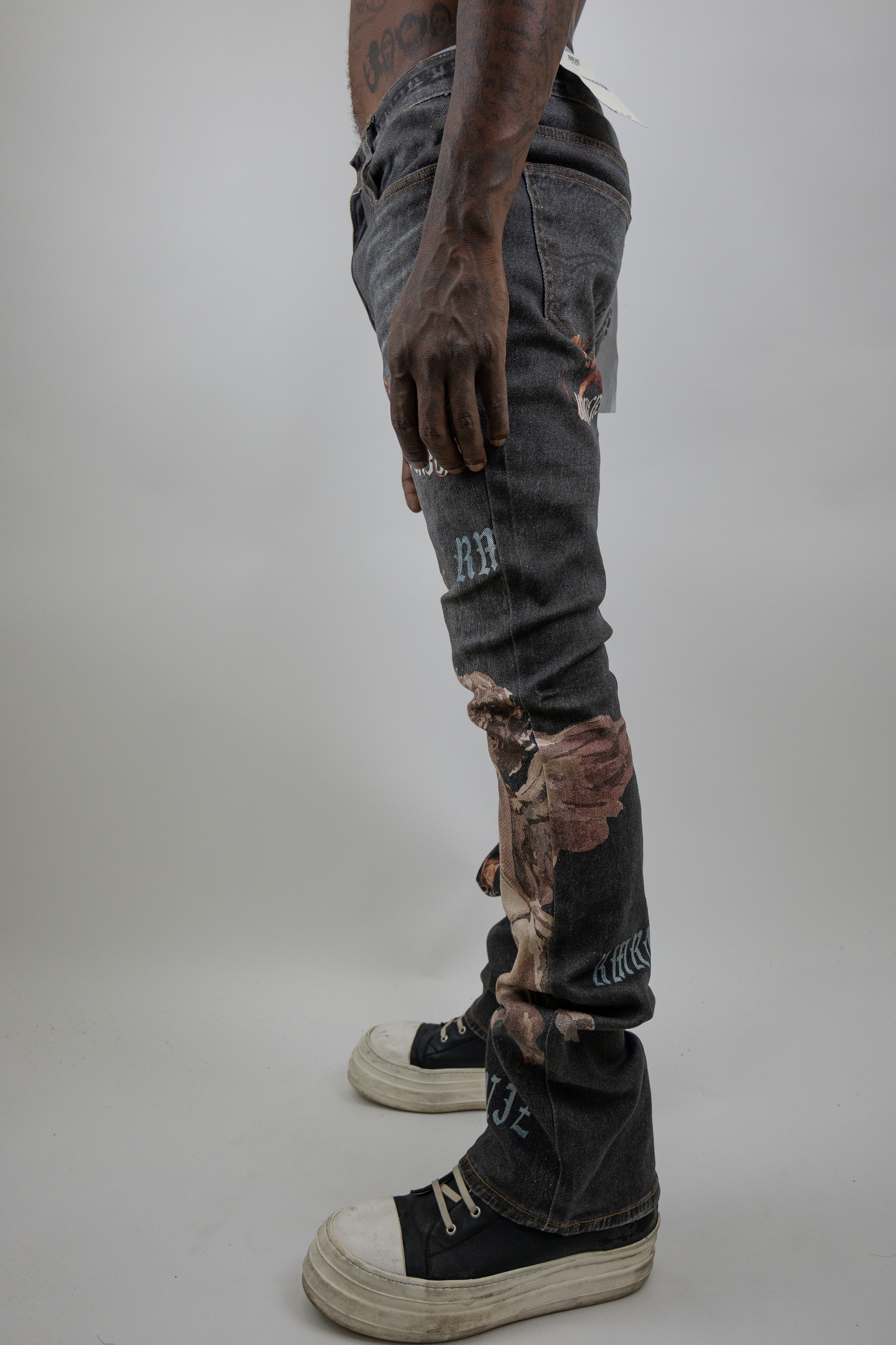 RM205SK - Graphic Printed Stacked Jeans