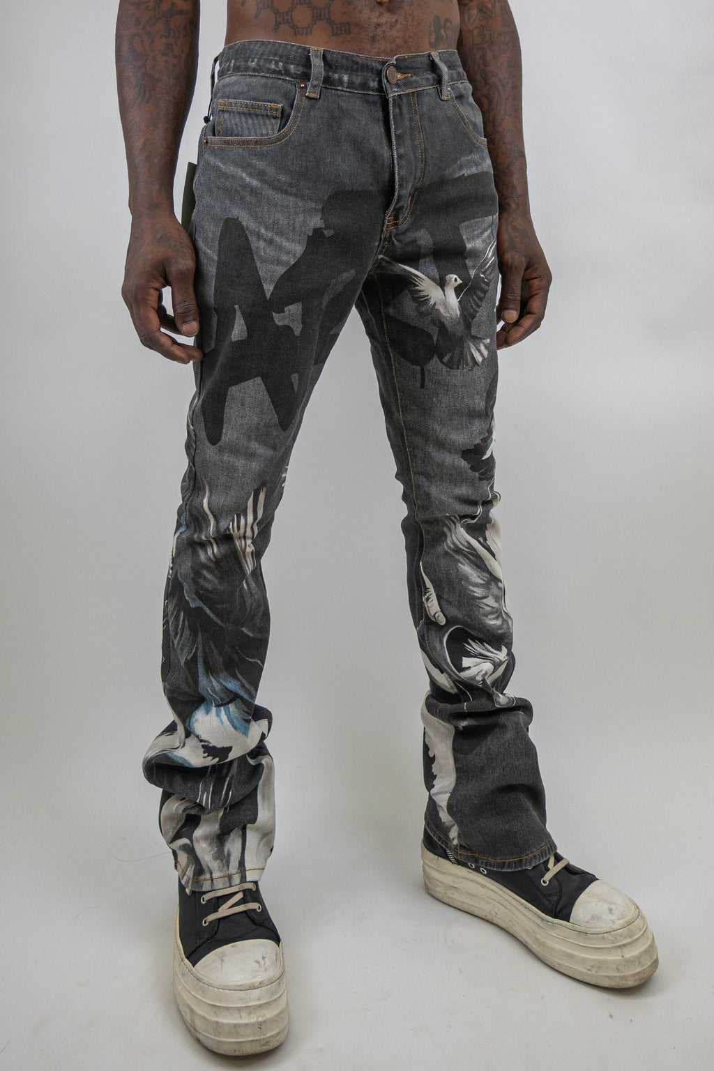 RM204SK - Graphic Printed Stacked Jeans
