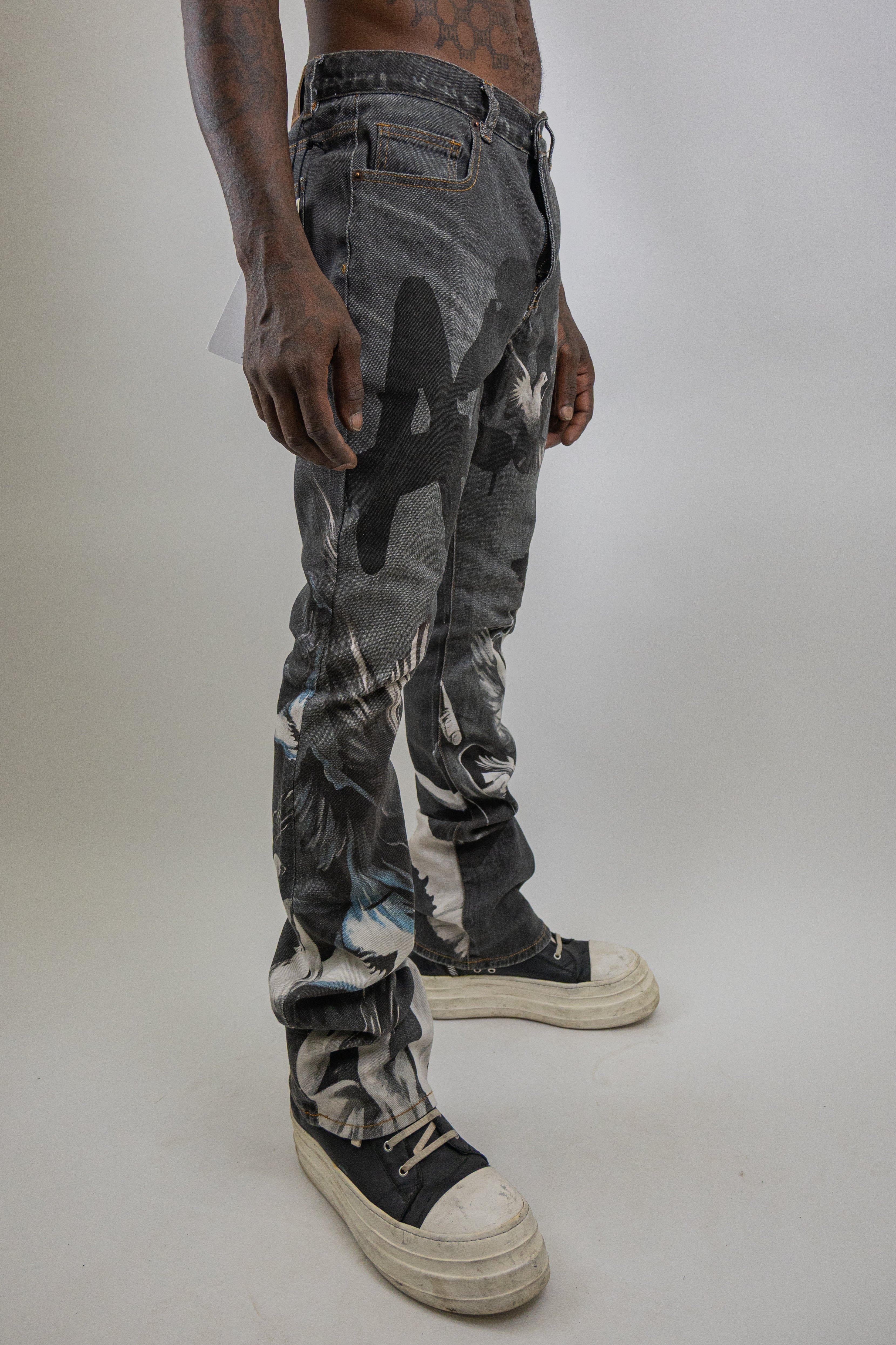 RM204SK - Graphic Printed Stacked Jeans