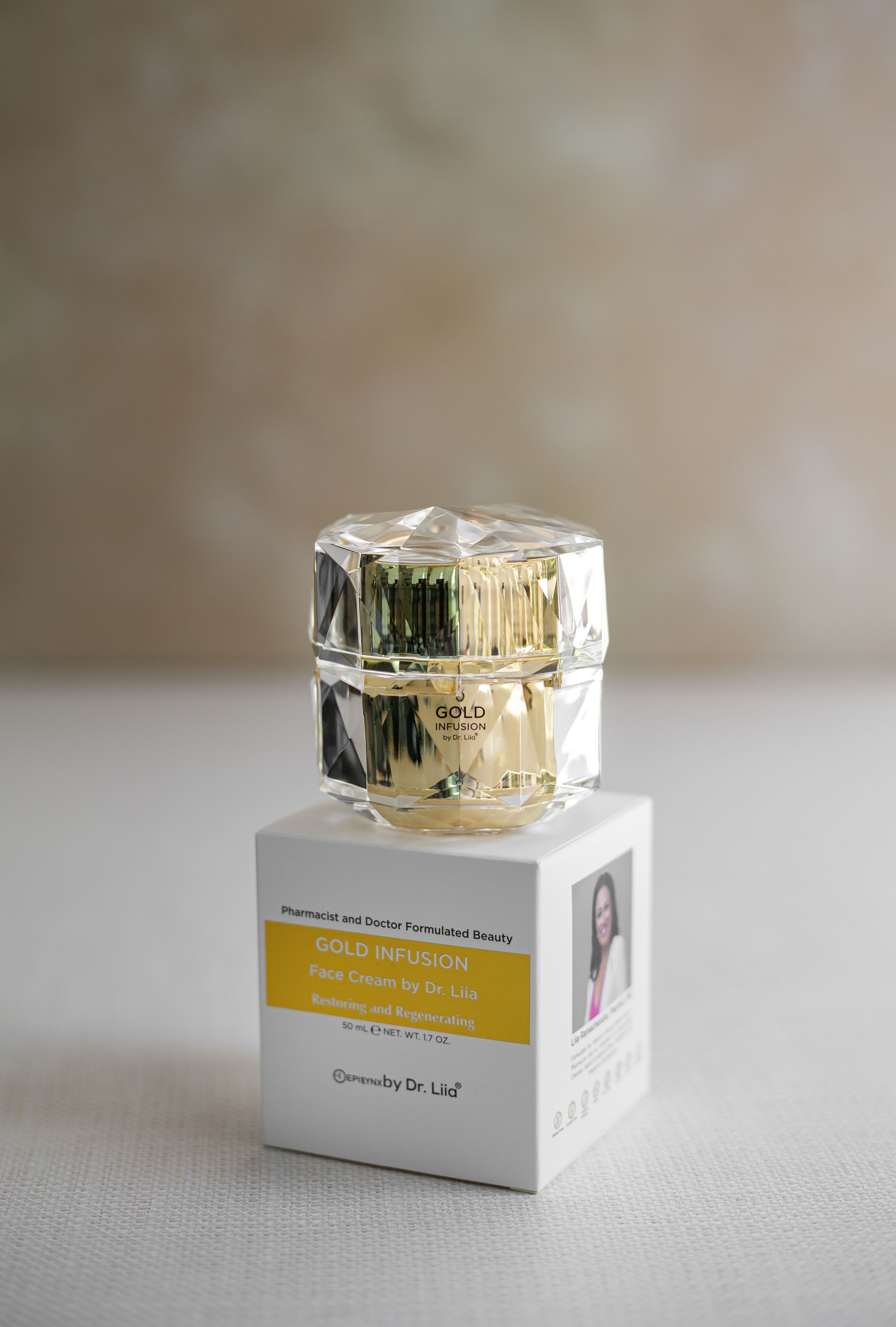 Gluten-Free Gold Infusion Face Cream – Nut-Free, Vegan, Brightening & Firming
