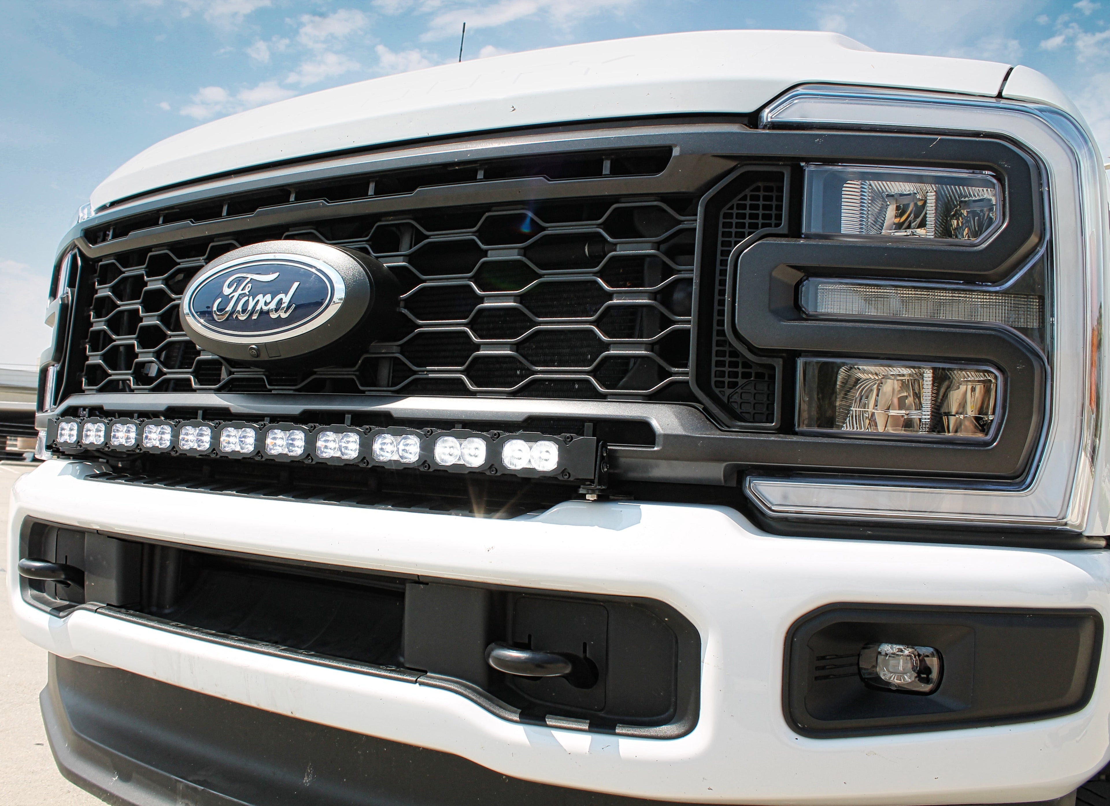 2023+ Ford Super Duty F250/350/450 40in Light Bar PRO