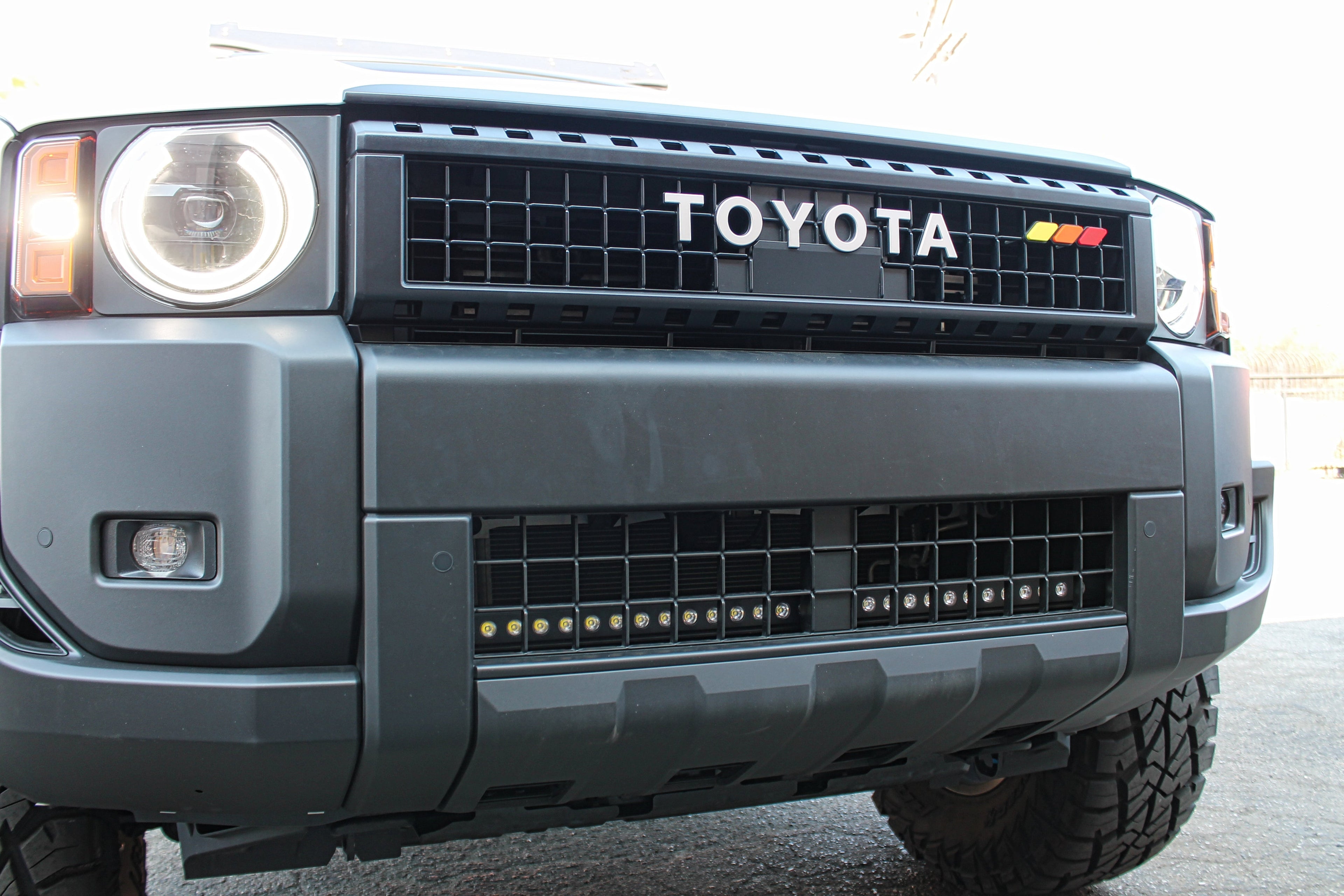 2024+ Toyota Land Cruiser Single 30in Light Bar SLIM